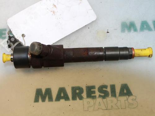 Used Injector RENAULT MEGANE II (BM0/1_, CM0/1_) 1.9 dCi (BM0G, CM0G) (120 hp) 31535419
