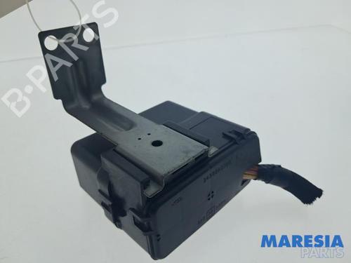 Used Fuse box Fuse box RENAULT KADJAR (HA_, HL_) 1.2 TCe 130 (HLMR) (130 hp) 39690215 39690215