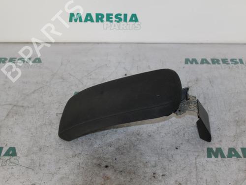 Armlene RENAULT MEGANE II Estate (KM0/1_) 1.5 dCi (KM02, KM13) (101 hp) 31529783