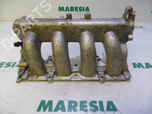 Used Injection rail RENAULT MEGANE II (BM0/1_, CM0/1_) 2.0 16V Turbo (163 hp) 31501678
