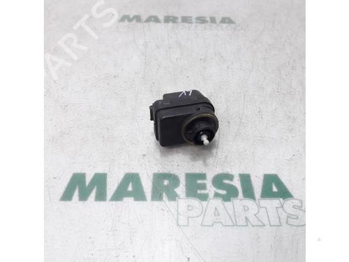 headlight-adjuster-motor-peugeot-106-ii-1a_-1c_-1996-1997-1998-1999-2000-2001-2002-2003-2004-2005-31449409 main image