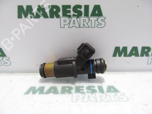 Used Injector CITROËN SAXO (S0, S1) 1.4 VTS (75 hp) 31398741