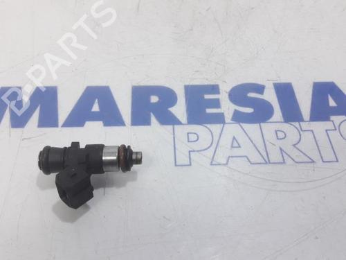 Used Injector RENAULT TWINGO II (CN0_) 1.2 16V (CN04, CN0B) (75 hp) 31444805
