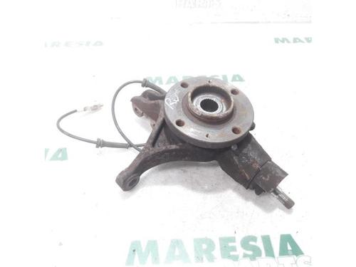 Used Right front steering knuckle PEUGEOT 307 CC (3B) 2.0 16V (140 hp) 31400910