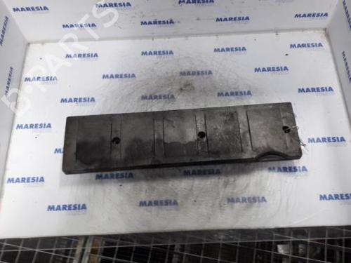 valve-cover-fiat-marea-weekend-185_-1996-1997-1998-1999-2000-2001-2002-2003-2004-2005-2006-2007-31474411 main image