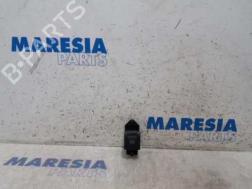 switch-renault-scenic-iii-jz01_-2008-2009-2010-2011-2012-2013-2014-2015-2016-31453291 main image