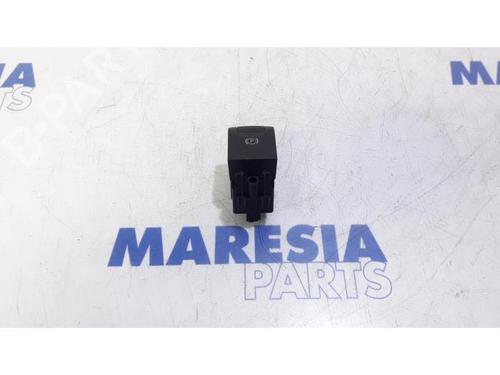 Used Switch RENAULT SCÉNIC III (JZ0/1_) 1.5 dCi (110 hp) 31392147