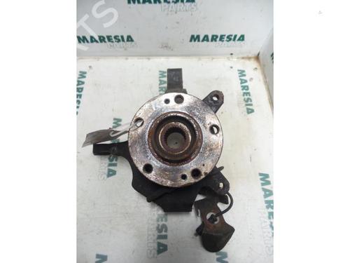 right-front-steering-knuckle-renault-laguna-ii-grandtour-kg01_-2001-2002-2003-2004-2005-2006-2007-31430201 main image