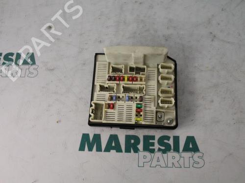 Used Fuse box RENAULT MEGANE II Estate (KM0/1_) 1.5 dCi (KM1F) (86 hp) 31421710
