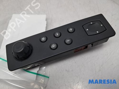 Used Display monitor Display monitor RENAULT ESPACE IV (JK0/1_) 2.0 (JK0K) (133 hp) 39896577 39896577
