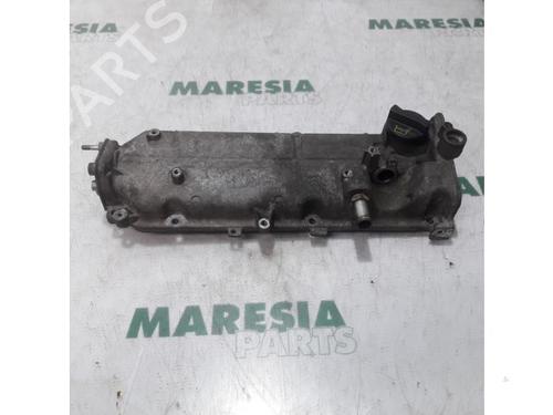 Used Valve cover FIAT 500 (312_) 1.2 (312AXA1A) (69 hp) 31412722