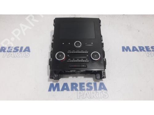 Used Display monitor RENAULT MEGANE IV Hatchback (B9A/M/N_) 1.2 TCe 130 (B9MR) (130 hp) 31450730