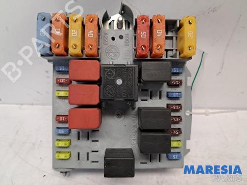 Used Fuse box ALFA ROMEO 159 Sportwagon (939_) 1.8 TBi (939BXN1B) (200 hp) 31532737