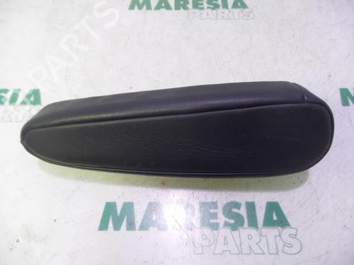Used Armrest / Center console RENAULT ESPACE IV (JK0/1_) 2.0 Turbo (JK0A, JK0B, JK0N) (163 hp) 31507597