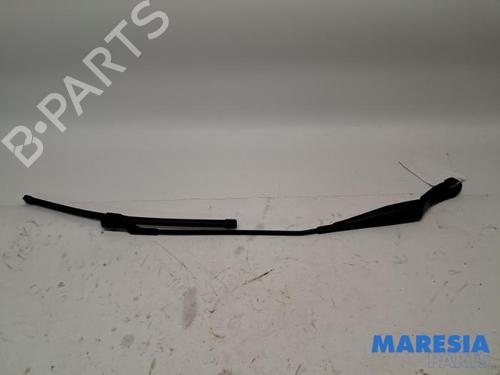 front-windshield-wiper-arm-peugeot-308-sw-ii-lc_-lj_-lr_-lx_-l4_-2014-2015-2016-2017-2018-2019-2020-2021-31506535 main image