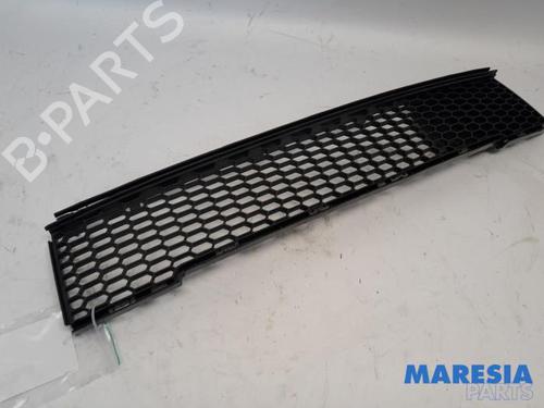 Used Grille FIAT 500 (312_) 1.2 (312AXA1A) (69 hp) 31479055