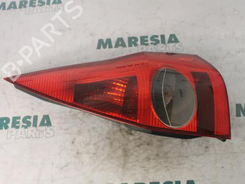 right-taillight-renault-megane-ii-estate-km01_-2003-2004-2005-2006-2007-2008-2009-2010-2011-2012-31473015 main image