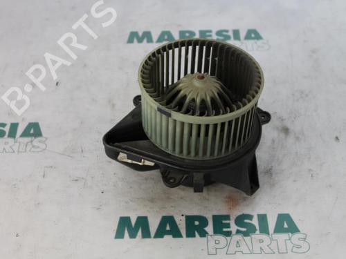 heater-blower-motor-fiat-punto-188_-1999-2000-2001-2002-2003-2004-2005-2006-2007-2008-2009-2010-2011-2012-31471278 main image