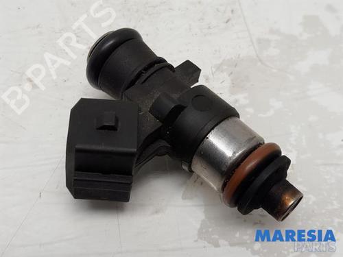 Used Injector RENAULT TWINGO II (CN0_) 1.2 16V (CN04, CN0B) (75 hp) 31384305