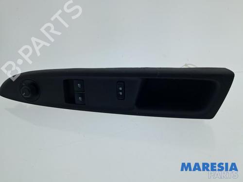 Used Switch Switch OPEL KARL (C16) 1.0 (75 hp) 33957756 33957756