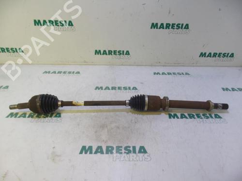 Used Right front driveshaft RENAULT CLIO III (BR0/1, CR0/1) 1.2 16V (BR02, BR0J, BR11, CR02, CR0J, CR11) (75 hp) 31409706