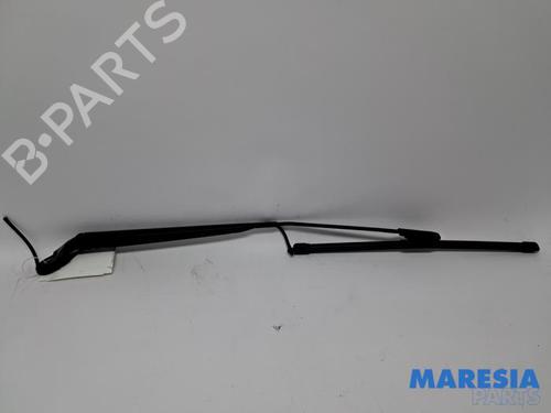 Used Front windshield wiper arm Front windshield wiper arm 37875671 37875671