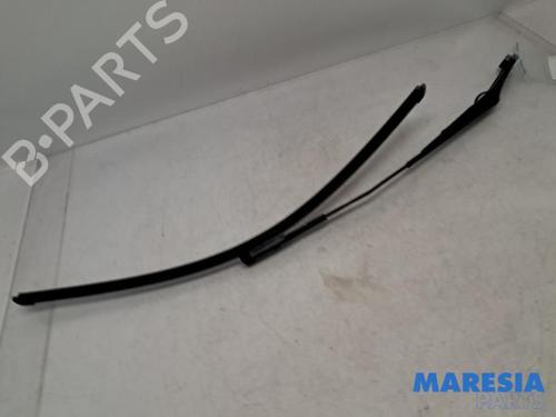 Used Front windshield wiper arm ALFA ROMEO GIULIA (952_) 2.0 (952ACA25) (280 hp) 31494588