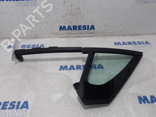 Vidro triangular frente direito Vidro triangular frente direito PEUGEOT 208 I (CA_, CC_) 1.4 HDi (68 hp) 31501578 31501578