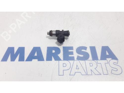 Used Injector FIAT 500 (312_) 0.9 (312AXG1A, 312.AXG11) (86 hp) 31528359