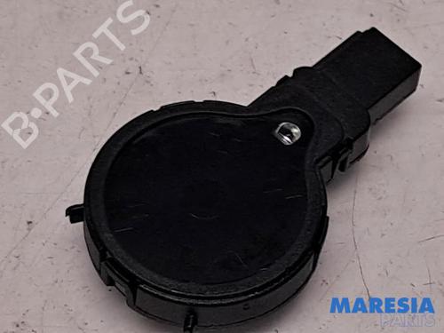 Used Electronic sensor FIAT 500L (351_, 352_) 1.4 (199LYF1B) (120 hp) 31513914