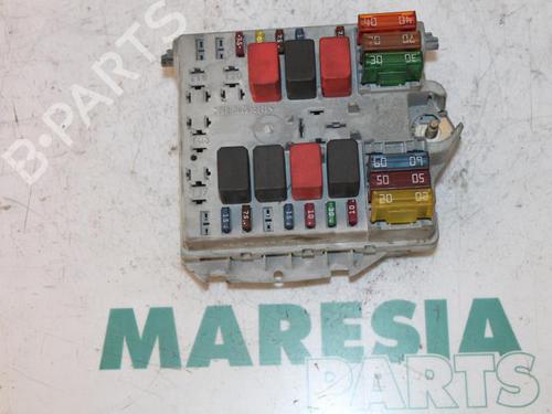 Used Fuse box FIAT PUNTO (188_) 1.2 16V 80 (188.233, .235, .253, .255, .333, .353, .639,... (80 hp) 31418169