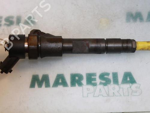 Used Injector RENAULT LAGUNA II Grandtour (KG0/1_) 1.9 dCi (KG0G) (120 hp) 31398110