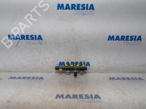 Used Injection rail RENAULT KADJAR (HA_, HL_) 1.5 dCi 110 (HLA3) (110 hp) 31524149