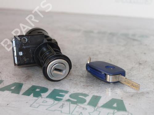 Used Ignition barrel FIAT STILO (192_) 1.8 16V (192AXC1A, 192BXC1A) (133 hp) 31505772