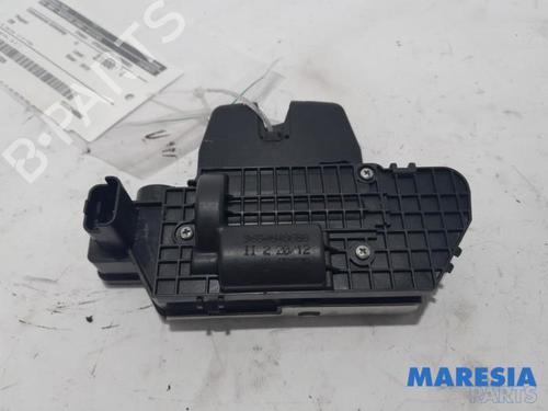 electronic-module-peugeot-208-i-ca_-cc_-2012-2013-2014-2015-2016-2017-2018-2019-2020-2021-31482686 main image