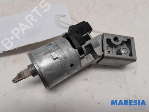 Used Ignition barrel PEUGEOT 5008 (0U_, 0E_) 1.6 HDi (110 hp) 31502341
