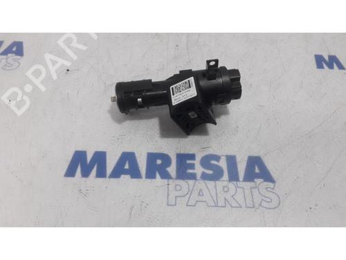 Used Ignition barrel FIAT 500 (312_) 1.2 (312AXA1A) (69 hp) 31452238