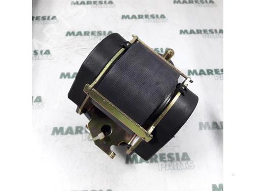 rear-right-seatbelt-renault-espace-iii-je0_-1996-1997-1998-1999-2000-2001-2002-31388302 main image