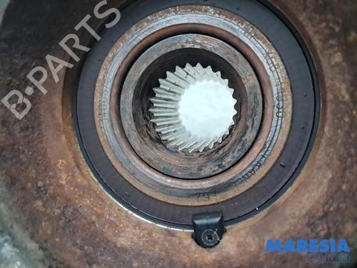 Left front steering knuckle RENAULT CAPTUR I (J5_, H5_) 1.2 TCe 120 | BP31816539M25
