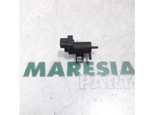 Used Electronic sensor RENAULT MEGANE III Grandtour (KZ0/1) 1.5 dCi (KZ0C, KZ1A) (90 hp) 31513615