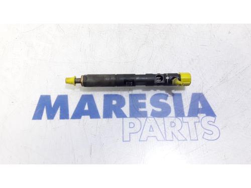 Used Injector RENAULT CLIO III (BR0/1, CR0/1) 1.5 dCi (88 hp) 31453794