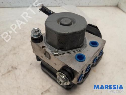 Used ABS pump RENAULT CLIO IV Grandtour (KH_) 1.5 dCi 90 (KHN3, KHN4) (90 hp) 31474513