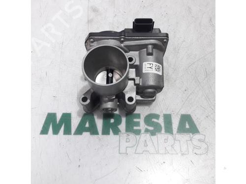Used Throttle body RENAULT TWINGO III (BCM_, BCA_) 1.0 SCe 70 (71 hp) 31470799
