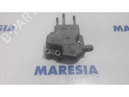 Used Gearbox mount FIAT 500 (312_) 1.2 (312AXA1A) (69 hp) 31450996