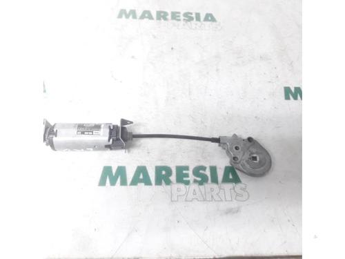 Used Cup/Object holder PEUGEOT 607 (9D, 9U) 2.2 16V (158 hp) 31459424