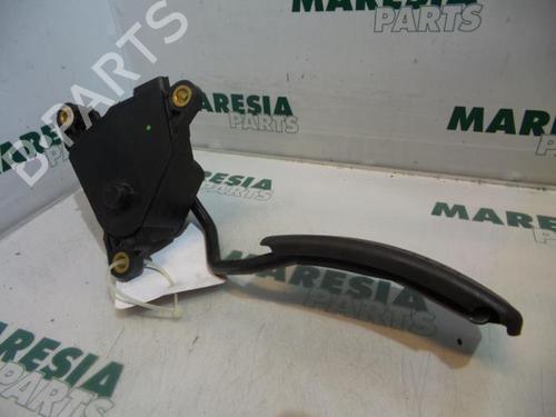 electronic-module-renault-megane-ii-estate-km01_-2003-2004-2005-2006-2007-2008-2009-2010-2011-2012-31405553 main image