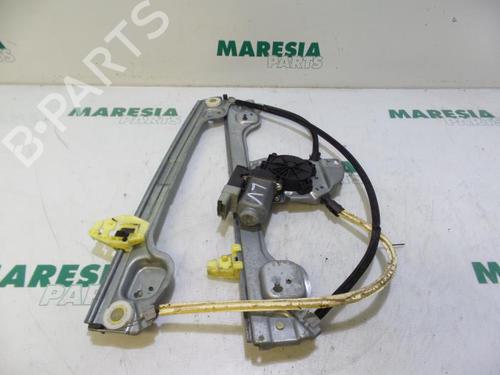 rudehejsemekanisme-ventre-foran-peugeot-1007-km_-2005-31445136 main image