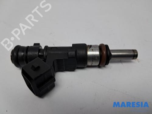 Used Injector ALFA ROMEO MITO (955_) 1.4 TJet (955AXA1B) (155 hp) 31475513