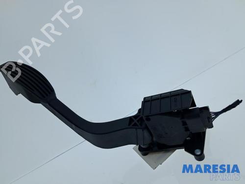 Pédale FIAT 500 C (312_) 0.9 (312AG1A) (86 hp) 32133022