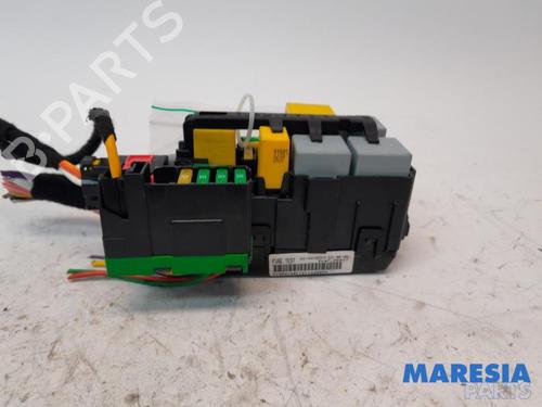 Used Fuse box CITROËN C4 Picasso II 1.2 THP 130 (130 hp) 31438194